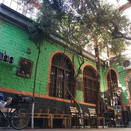Flora Hostel Baku Extérieur photo