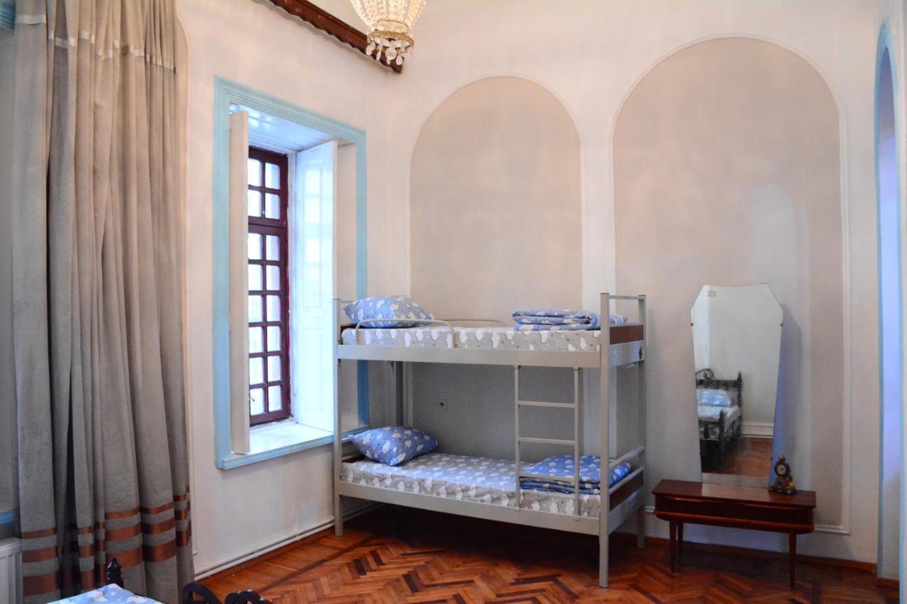 Flora Hostel Baku Extérieur photo
