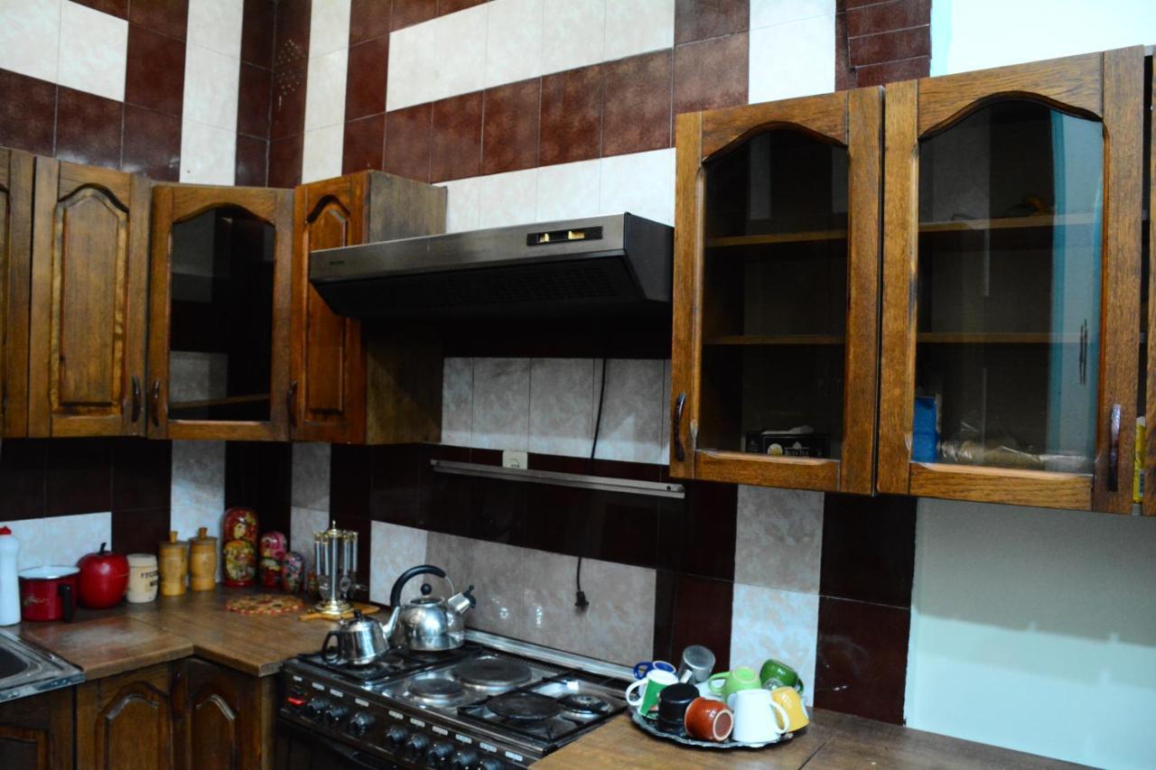 Flora Hostel Baku Extérieur photo