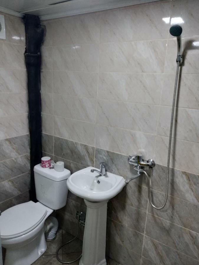 Flora Hostel Baku Extérieur photo