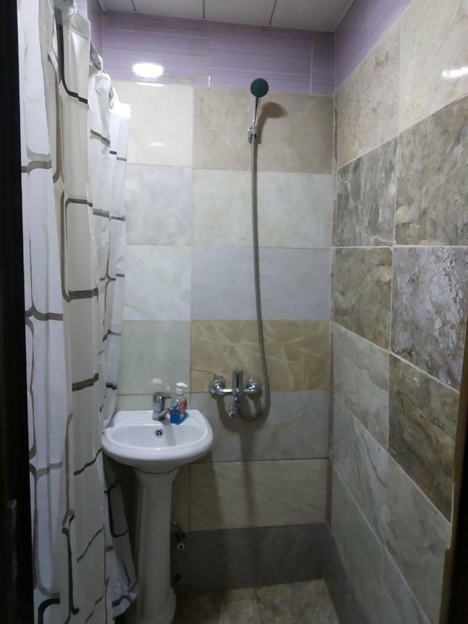 Flora Hostel Baku Extérieur photo