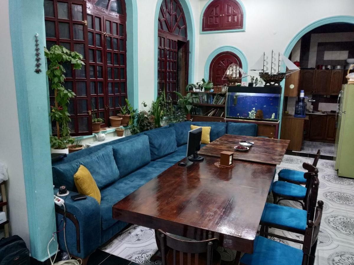 Flora Hostel Baku Extérieur photo