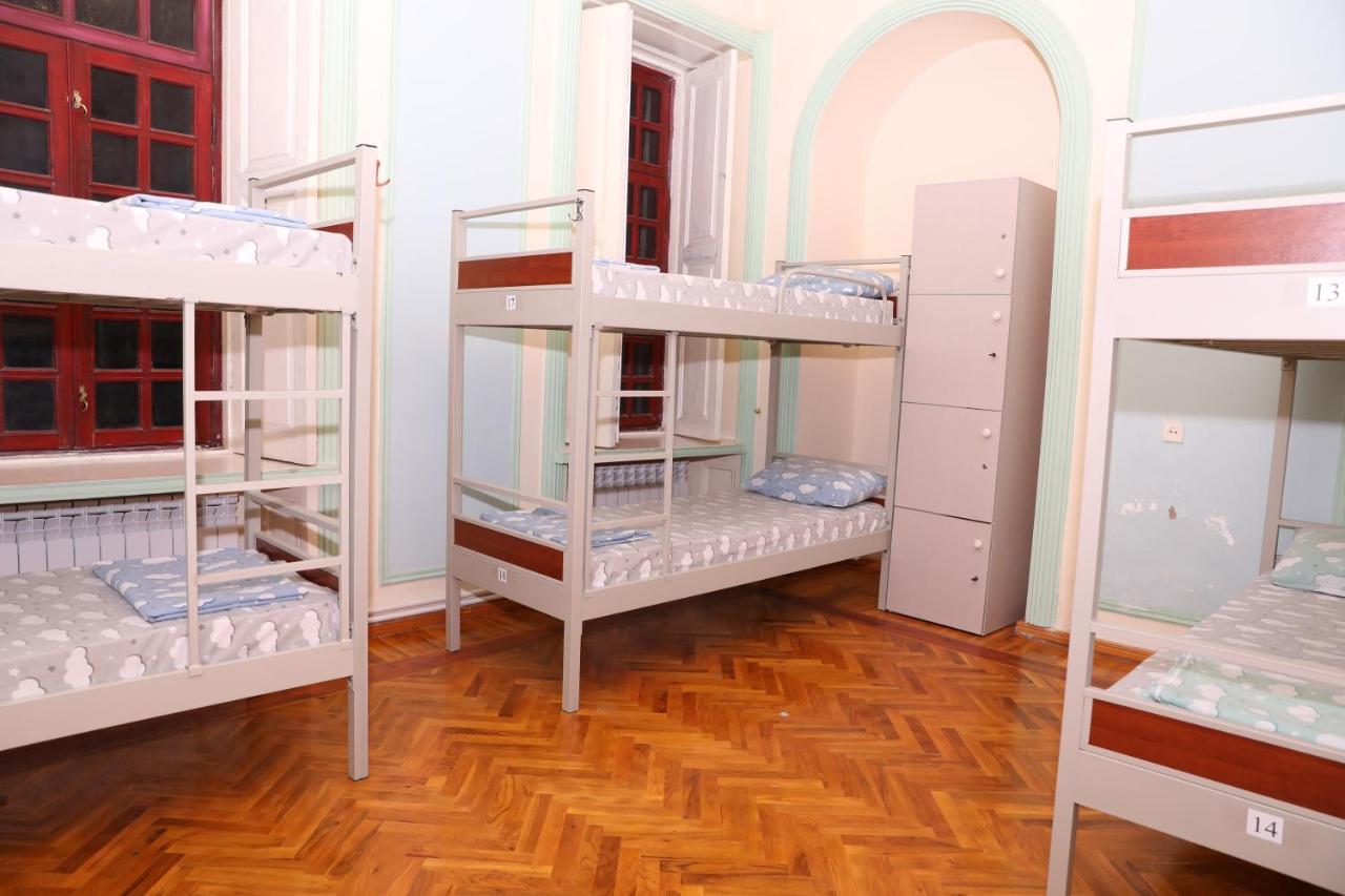 Flora Hostel Baku Extérieur photo