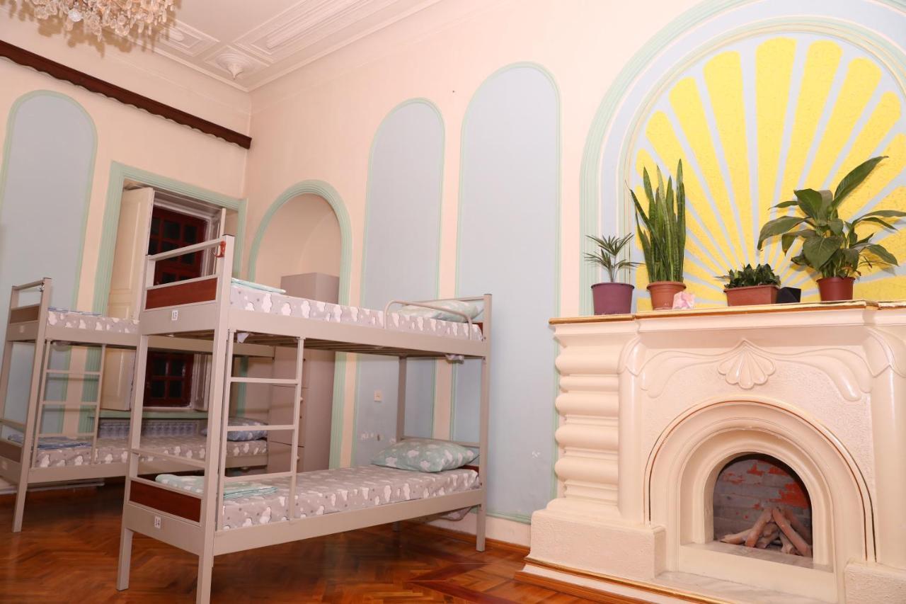 Flora Hostel Baku Extérieur photo