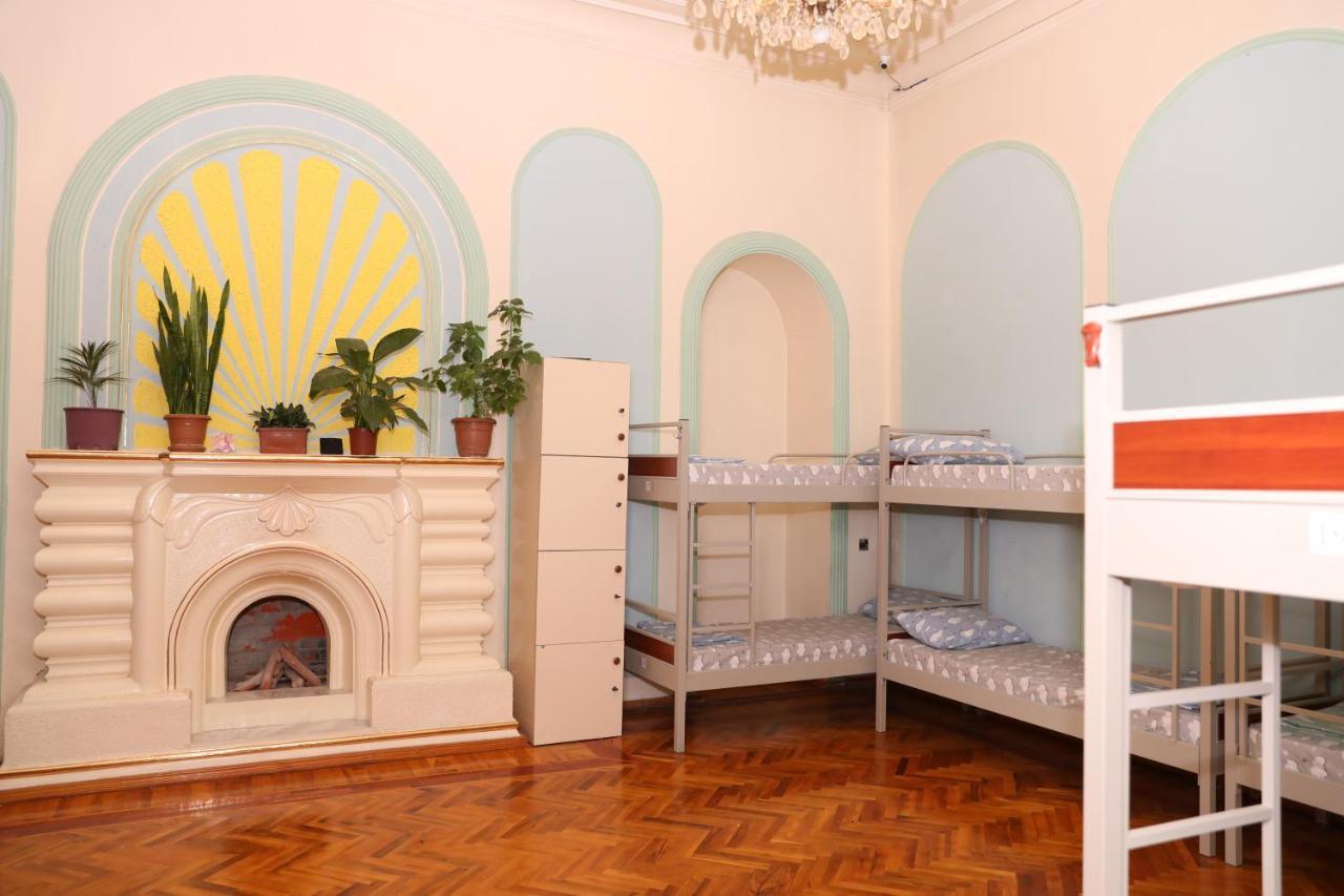 Flora Hostel Baku Extérieur photo