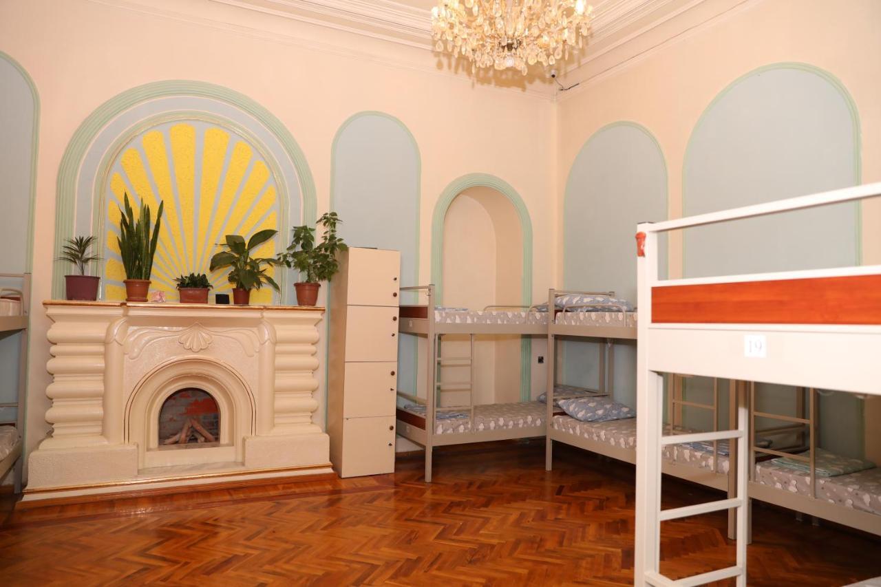 Flora Hostel Baku Extérieur photo