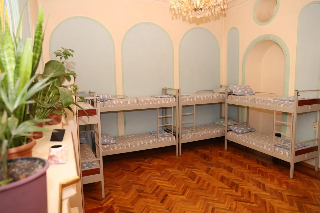 Flora Hostel Baku Extérieur photo