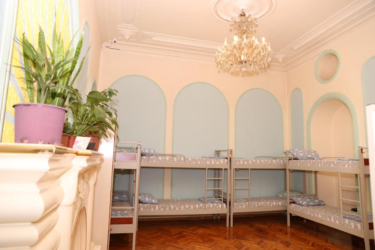 Flora Hostel Baku Extérieur photo